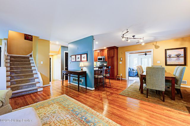 4012 Saint Ives Ct, Norbourne Estates, KY 40207