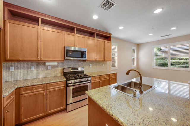 7472 Chatterton Way, Sacramento, CA 95829