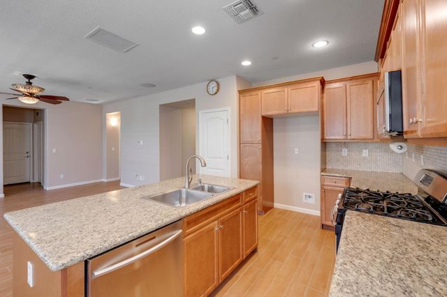 7472 Chatterton Way, Sacramento, CA 95829