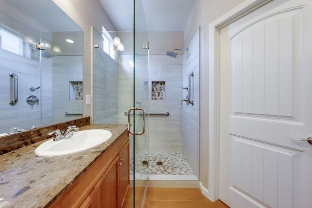 7472 Chatterton Way, Sacramento, CA 95829