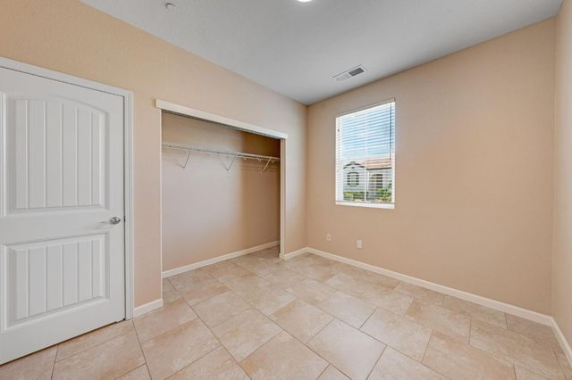 7472 Chatterton Way, Sacramento, CA 95829