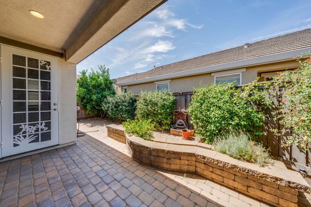 7472 Chatterton Way, Sacramento, CA 95829