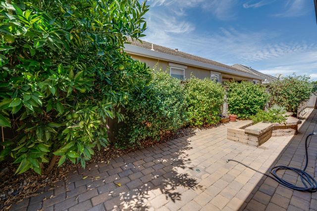 7472 Chatterton Way, Sacramento, CA 95829