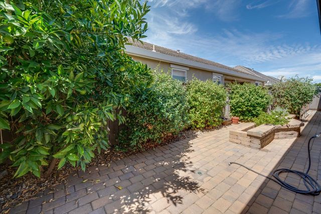 7472 Chatterton Way, Sacramento, CA 95829