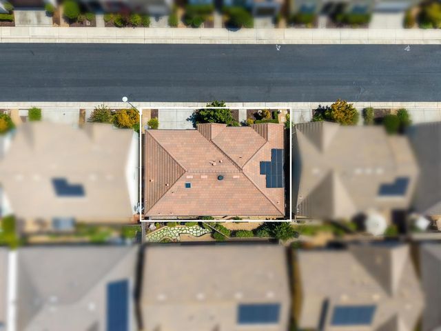 7472 Chatterton Way, Sacramento, CA 95829