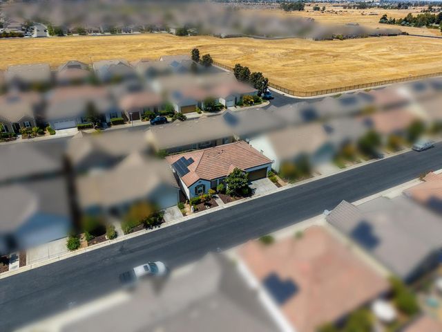 7472 Chatterton Way, Sacramento, CA 95829