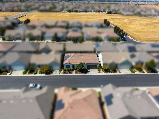 7472 Chatterton Way, Sacramento, CA 95829