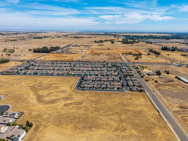 7472 Chatterton Way, Sacramento, CA 95829