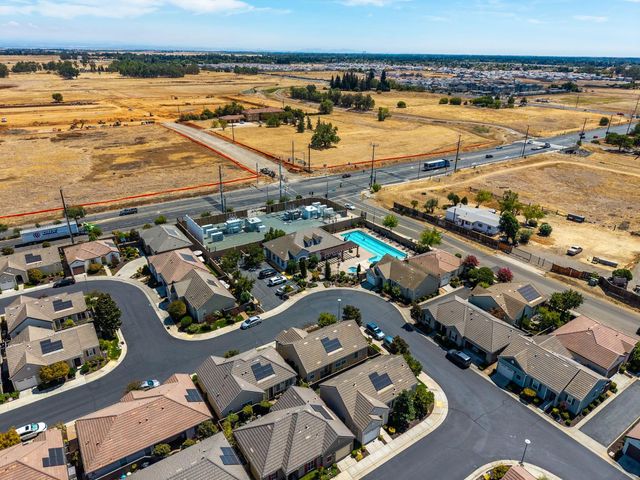 7472 Chatterton Way, Sacramento, CA 95829