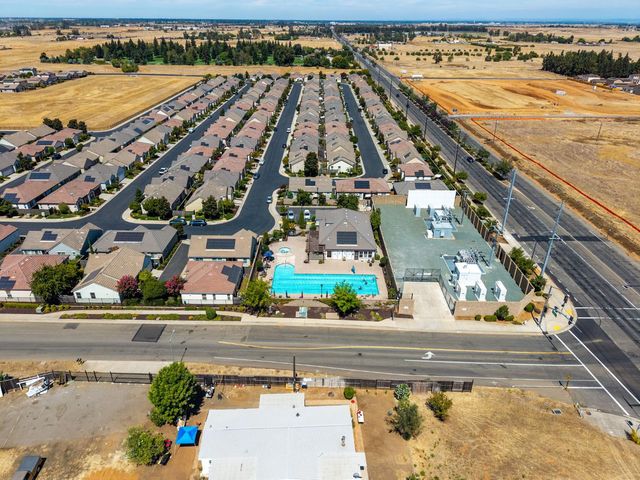 7472 Chatterton Way, Sacramento, CA 95829