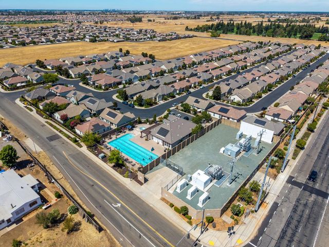 7472 Chatterton Way, Sacramento, CA 95829