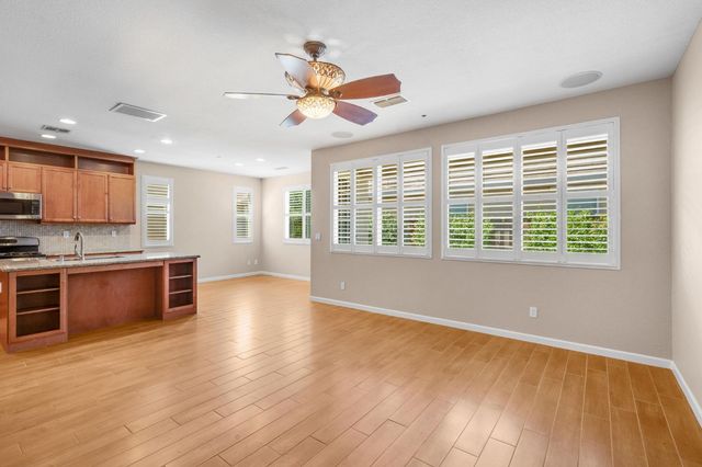7472 Chatterton Way, Sacramento, CA 95829
