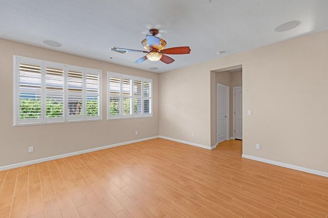 7472 Chatterton Way, Sacramento, CA 95829