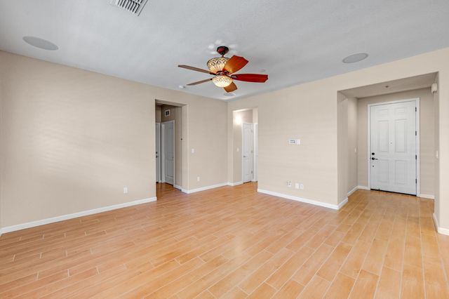 7472 Chatterton Way, Sacramento, CA 95829