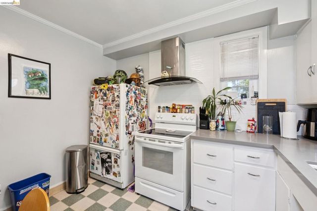 3271 Kempton Ave, Oakland, CA 94611