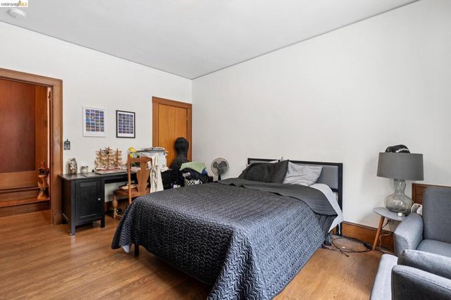 3271 Kempton Ave, Oakland, CA 94611