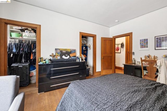 3271 Kempton Ave, Oakland, CA 94611