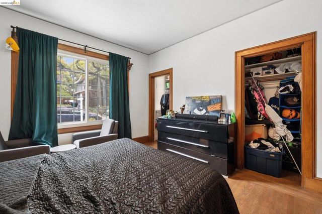 3271 Kempton Ave, Oakland, CA 94611