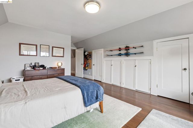 3271 Kempton Ave, Oakland, CA 94611