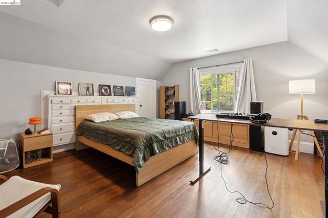 3271 Kempton Ave, Oakland, CA 94611