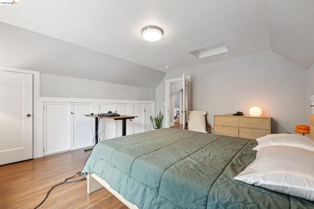 3271 Kempton Ave, Oakland, CA 94611