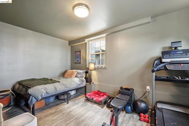 3271 Kempton Ave, Oakland, CA 94611