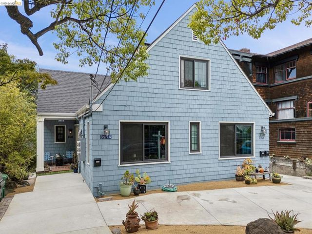 3271 Kempton Ave, Oakland, CA 94611