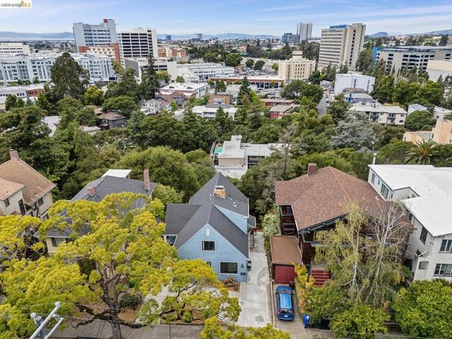3271 Kempton Ave, Oakland, CA 94611