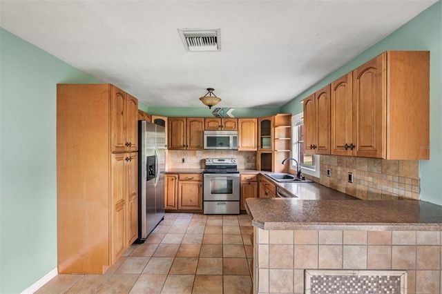 154 KNIGHT STREET, Mascotte, FL 34753