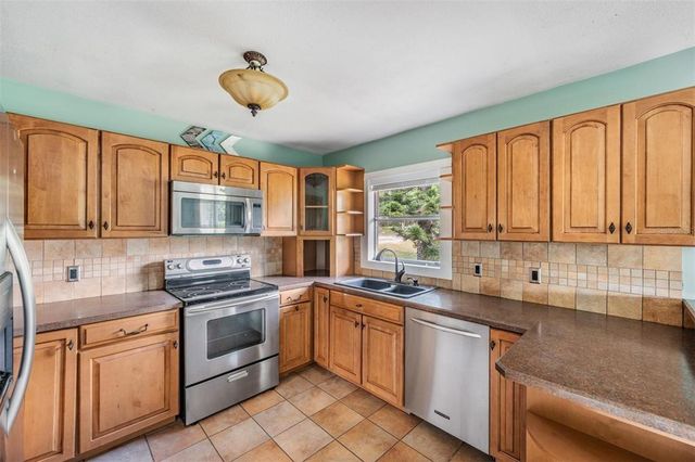154 KNIGHT STREET, Mascotte, FL 34753