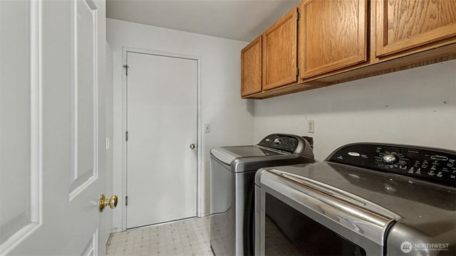 10303 SE 210th Place, Kent, WA 98031