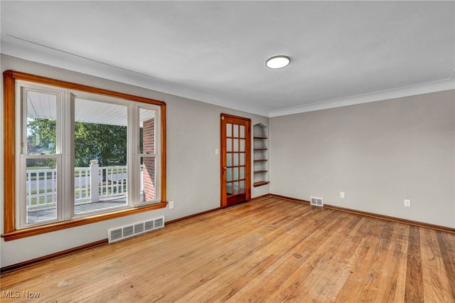 6704 Charles Avenue, Parma, OH 44129