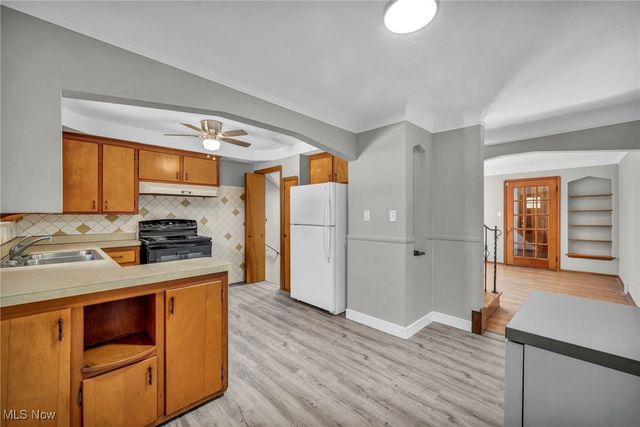 6704 Charles Avenue, Parma, OH 44129