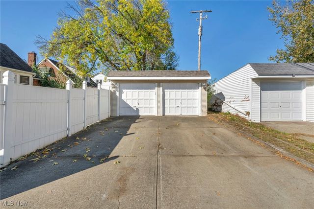 6704 Charles Avenue, Parma, OH 44129