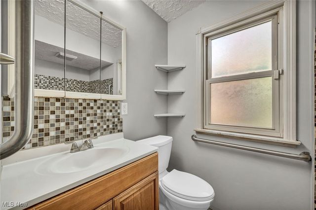 6704 Charles Avenue, Parma, OH 44129