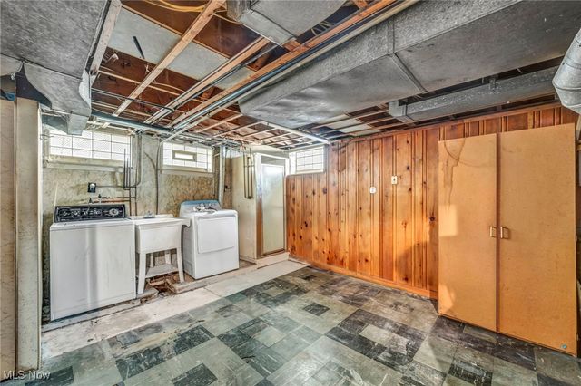 6704 Charles Avenue, Parma, OH 44129