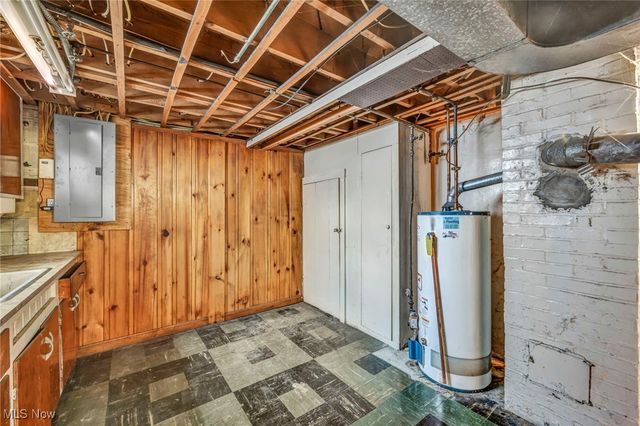 6704 Charles Avenue, Parma, OH 44129