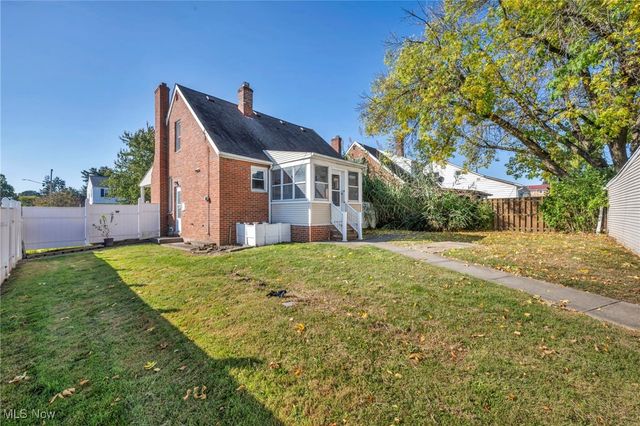 6704 Charles Avenue, Parma, OH 44129