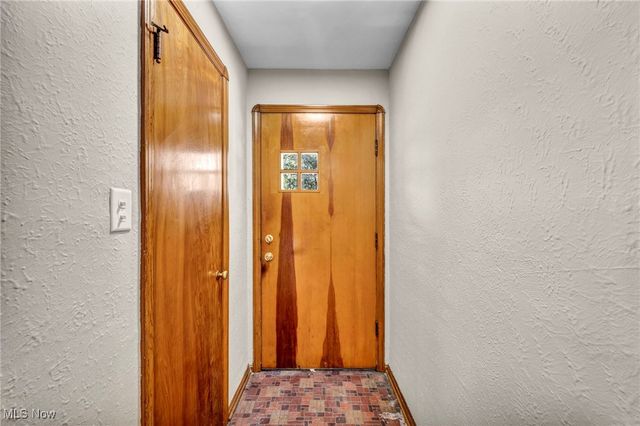 6704 Charles Avenue, Parma, OH 44129