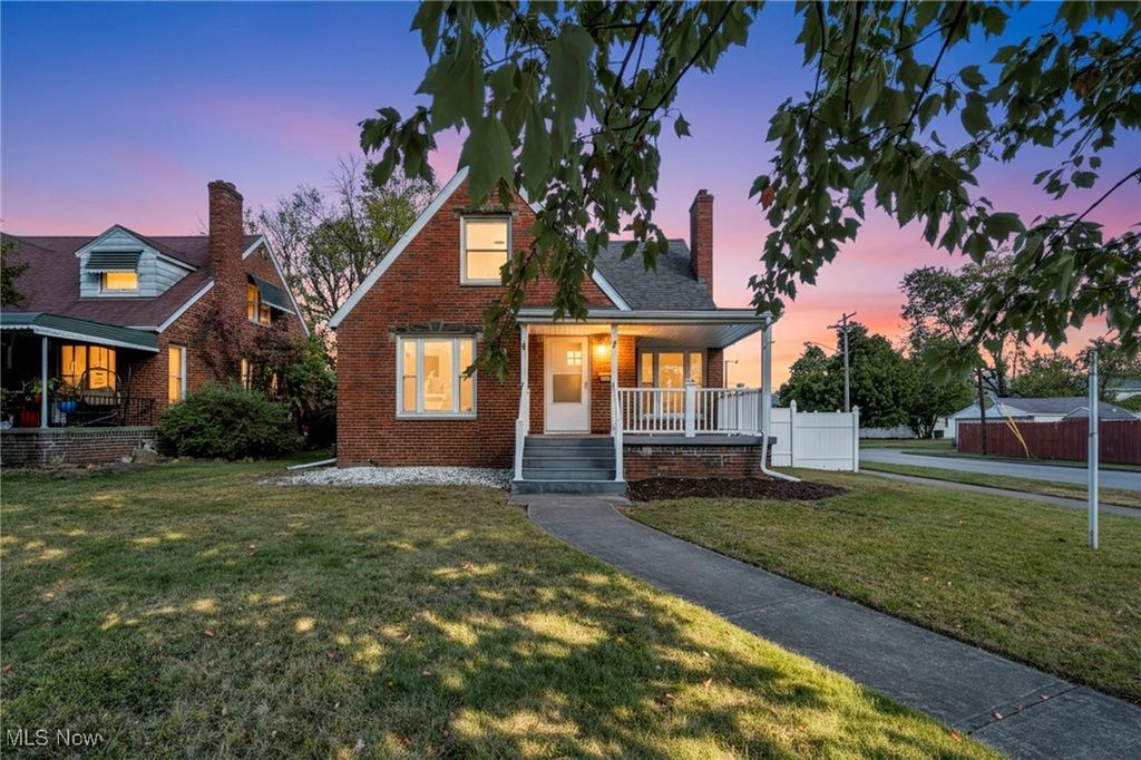 6704 Charles Avenue, Parma, OH 44129