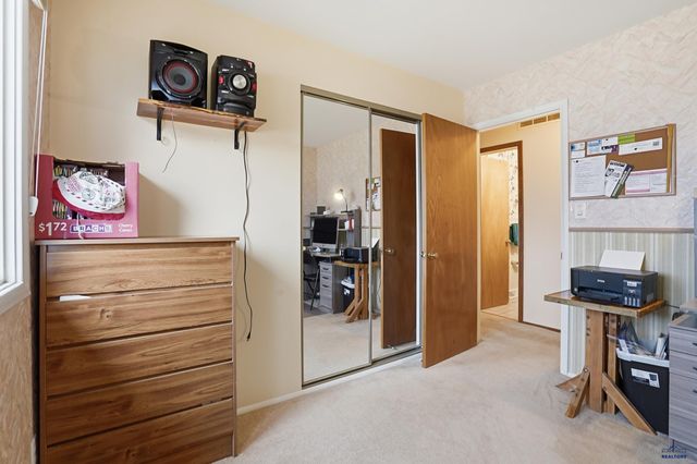 407 E COLLEGE AVE, Rapid City, SD 57701