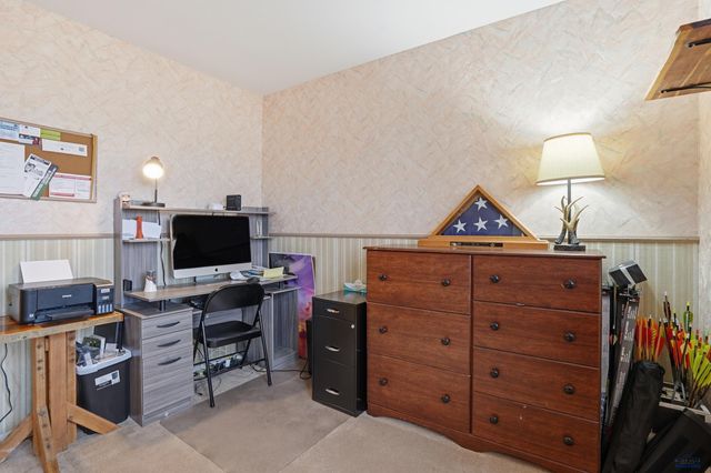 407 E COLLEGE AVE, Rapid City, SD 57701