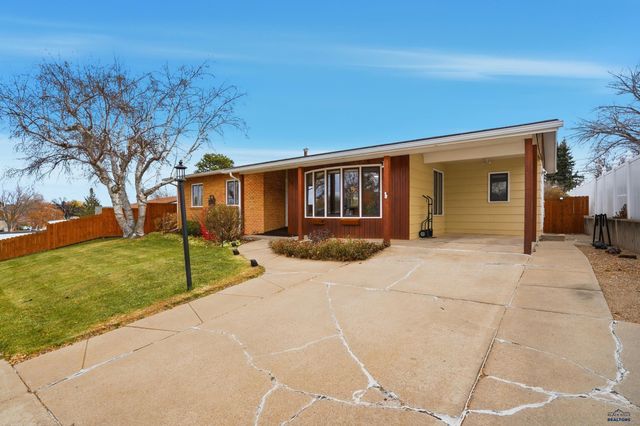 407 E COLLEGE AVE, Rapid City, SD 57701