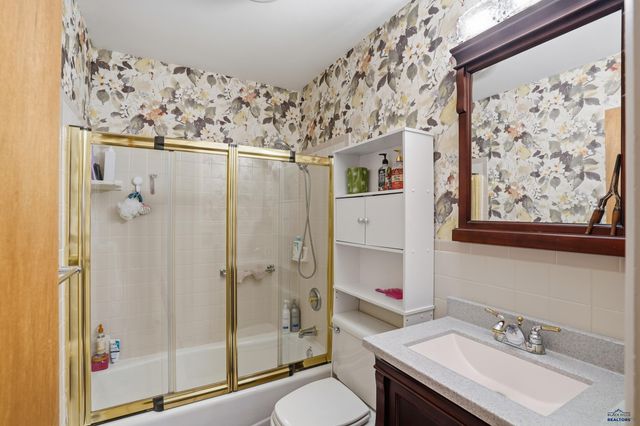 407 E COLLEGE AVE, Rapid City, SD 57701