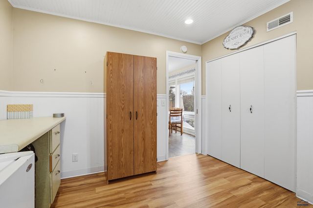 407 E COLLEGE AVE, Rapid City, SD 57701