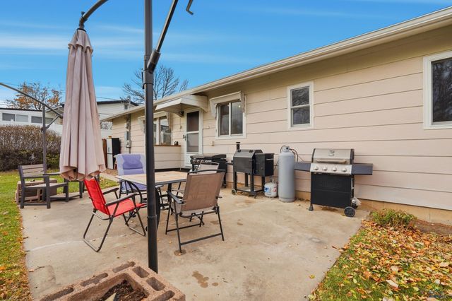 407 E COLLEGE AVE, Rapid City, SD 57701