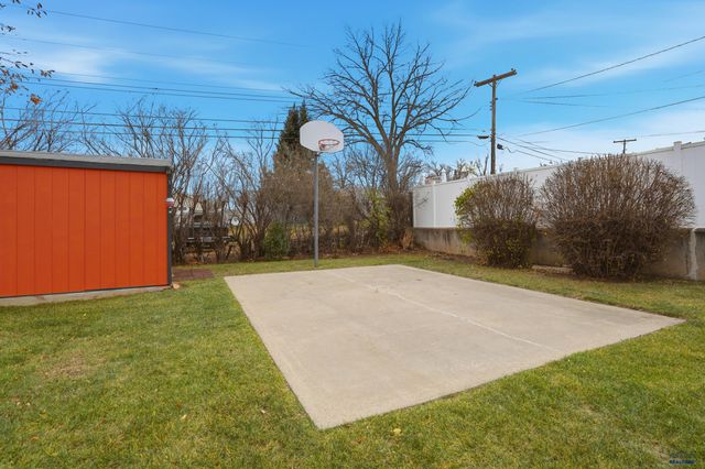 407 E COLLEGE AVE, Rapid City, SD 57701