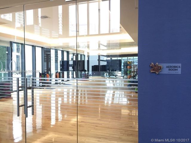 1010 Brickell Ave 2810, Miami, FL 33131