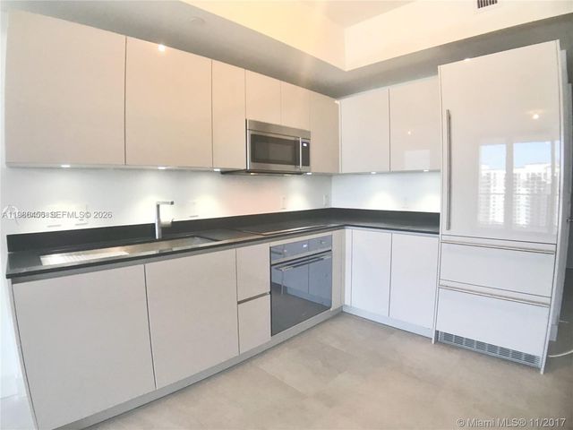 1010 Brickell Ave 2810, Miami, FL 33131