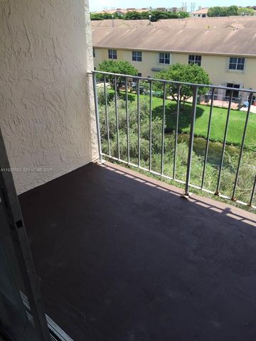 9375 Fontainebleau Blvd L423, Miami, FL 33172